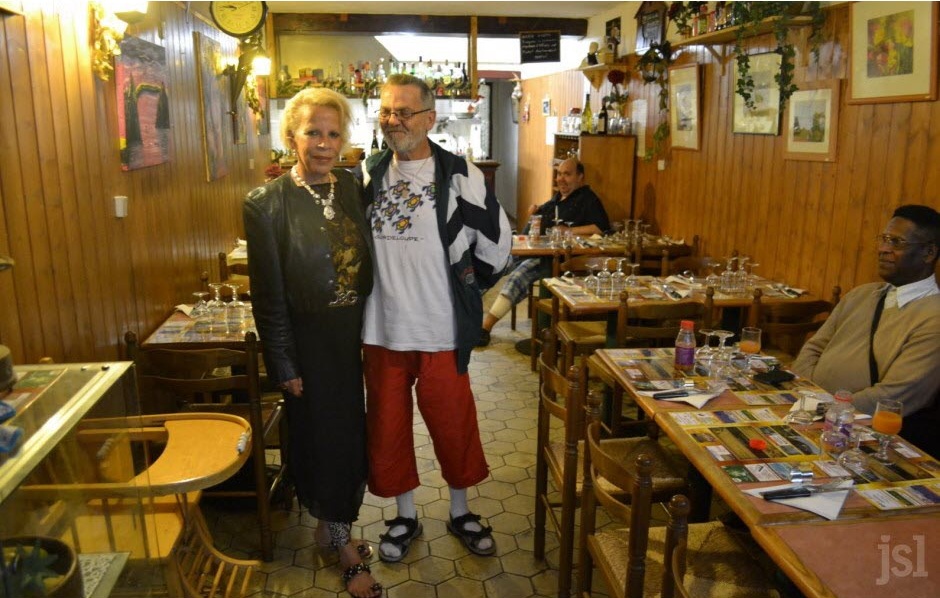 pour-trouver-un-repreneur-naziha-et-robert-kunz-sont-prets-a-ceder-gratuitement-leur-fonds-de-commerce-photo-thomas-borjon-1470418466